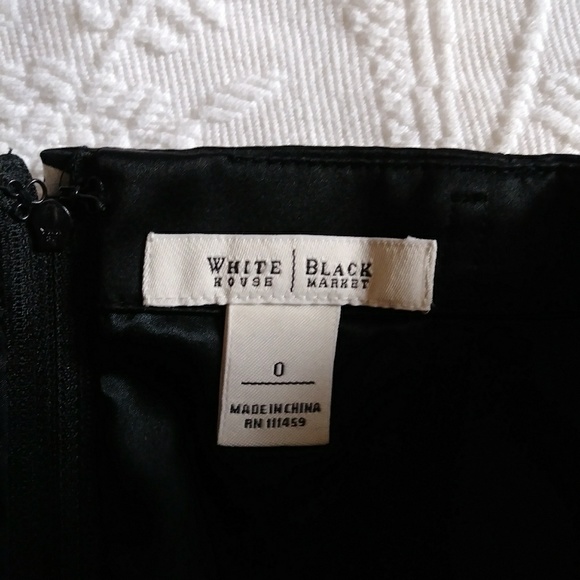 White House Black Market strapless top🔥 - Picture 2 of 3